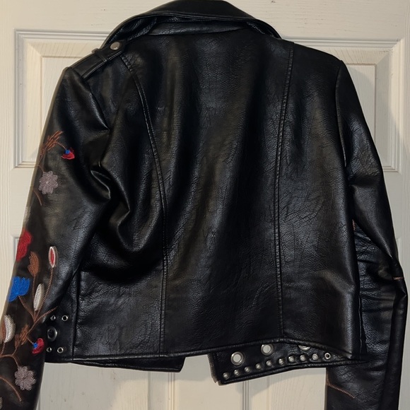 Leather jacket - Picture 3 of 7